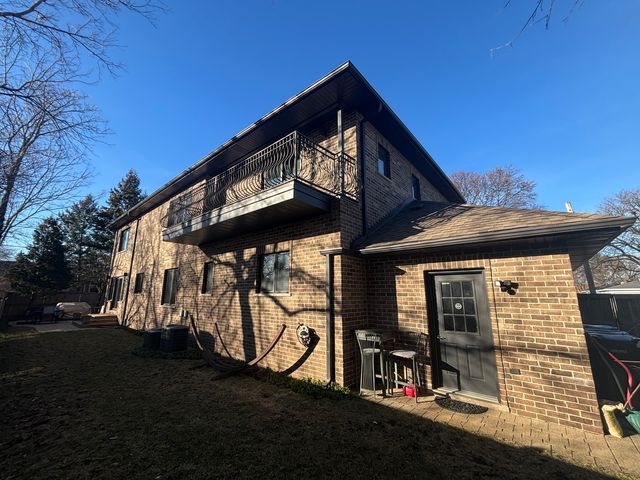 7007 W Hayes Avenue, Chicago, IL 60631