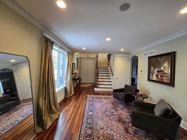 7007 W Hayes Avenue, Chicago, IL 60631