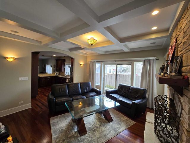 7007 W Hayes Avenue, Chicago, IL 60631