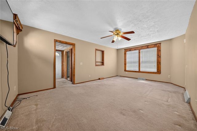32 Water Street, Geneva, OH 44041