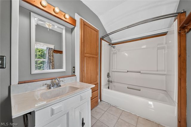 32 Water Street, Geneva, OH 44041