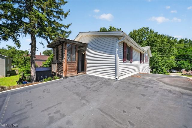 32 Water Street, Geneva, OH 44041