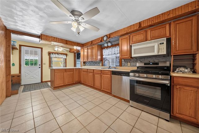 32 Water Street, Geneva, OH 44041