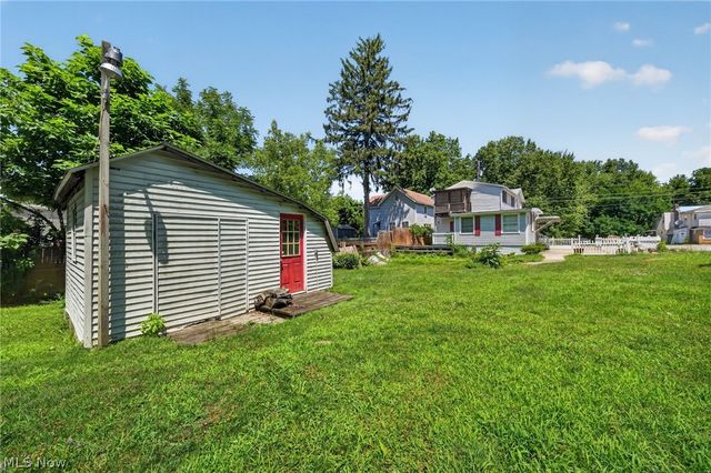 32 Water Street, Geneva, OH 44041