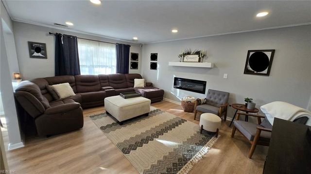 1480 Berkshire DR, Newport News, VA 23602