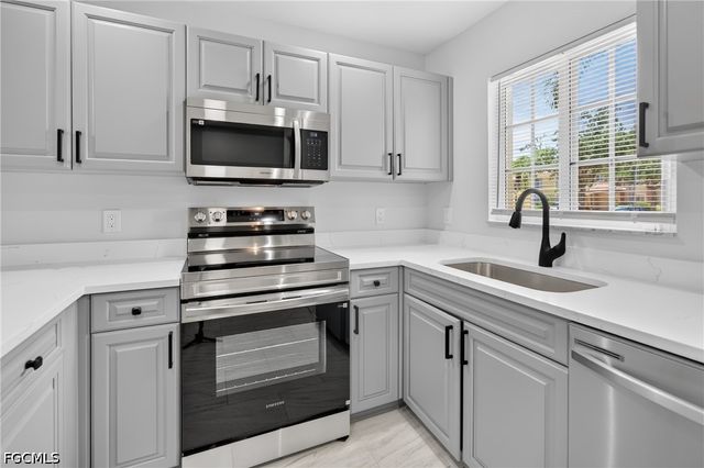 9470 Ivy Brook RUN 806, Fort Myers, FL 33913