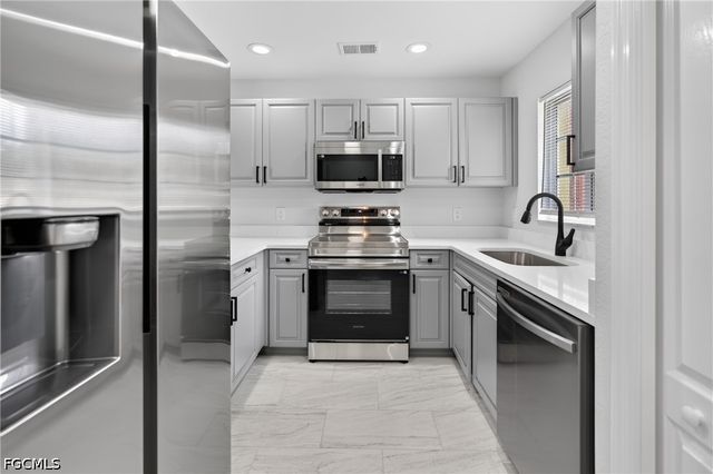 9470 Ivy Brook RUN 806, Fort Myers, FL 33913