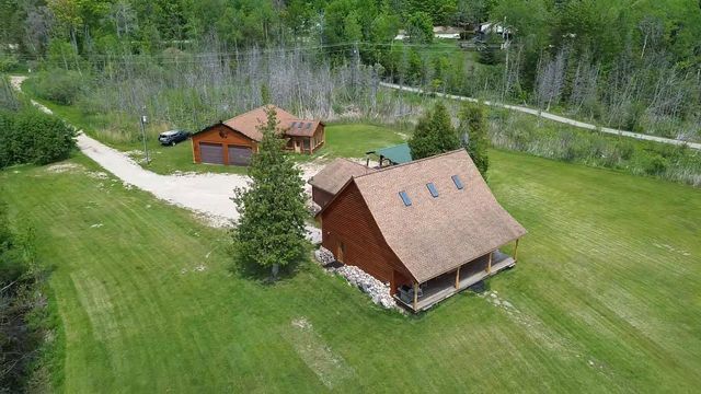 6345 E Jordan Road, Banks Twp, MI 49729