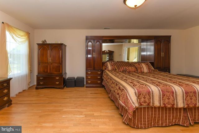 106 KIRSCHLING DR, Swedesboro, NJ 08085