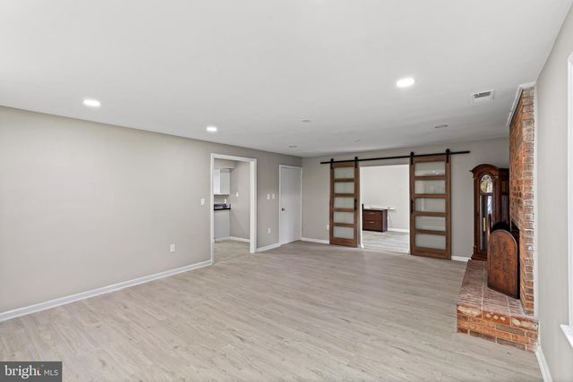717 KENTLAND DR, Great Falls, VA 22066