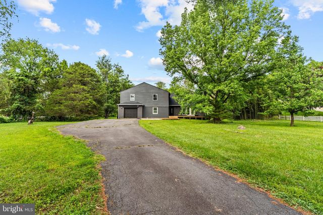 717 KENTLAND DR, Great Falls, VA 22066