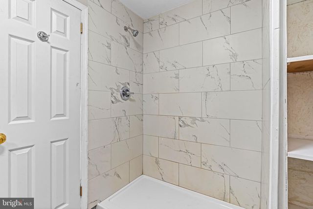 717 KENTLAND DR, Great Falls, VA 22066