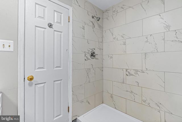 717 KENTLAND DR, Great Falls, VA 22066