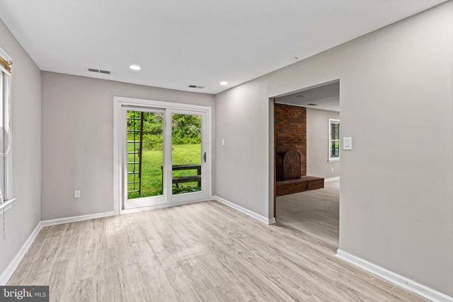717 KENTLAND DR, Great Falls, VA 22066