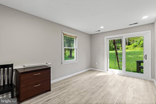 717 KENTLAND DR, Great Falls, VA 22066