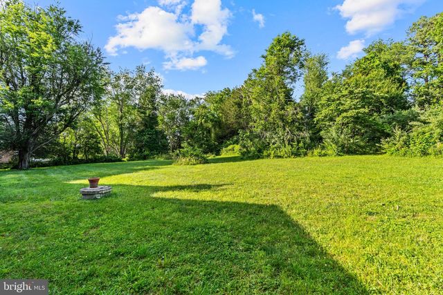 717 KENTLAND DR, Great Falls, VA 22066