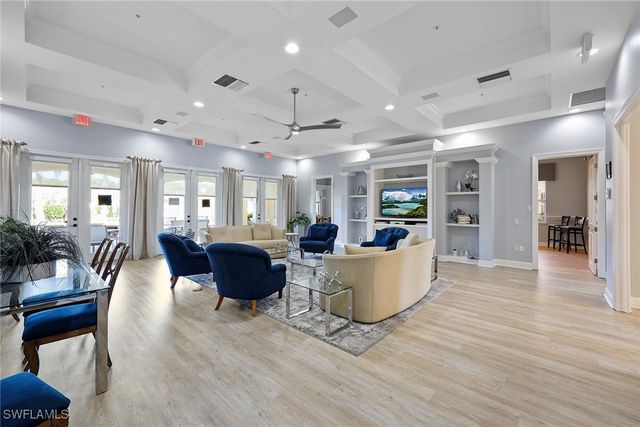 1833 Tarpon Bay DR S 73, Naples, FL 34119