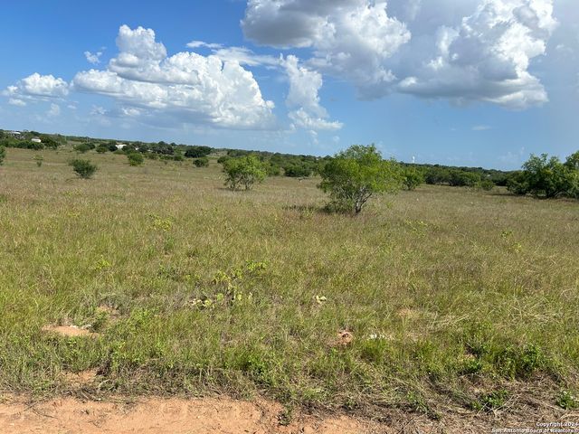1052 Cr 329, Floresville, TX 78114