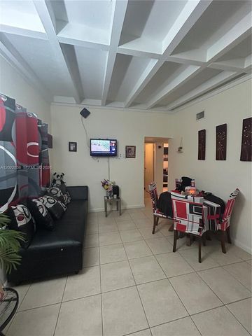 1080 NW 121st St, North Miami, FL 33168