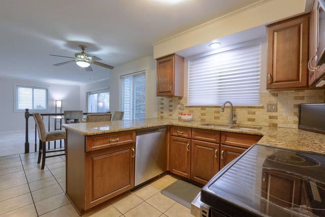 100 Dalton Drive, Rochester Hills, MI 48307