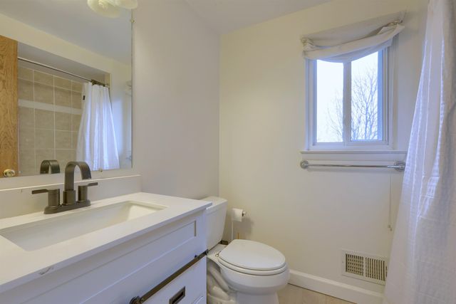 100 Dalton Drive, Rochester Hills, MI 48307