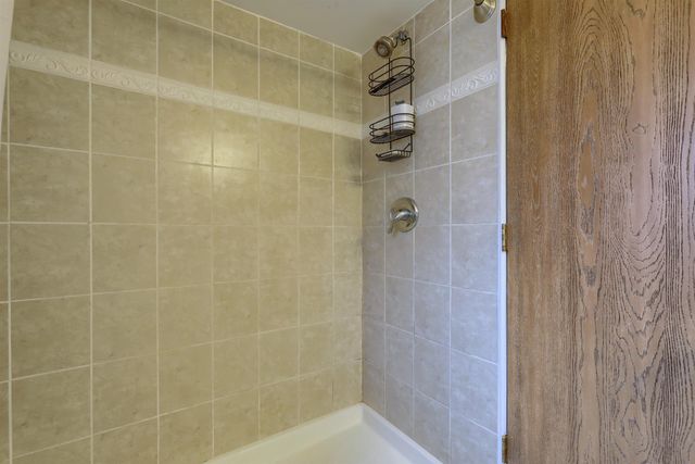 100 Dalton Drive, Rochester Hills, MI 48307