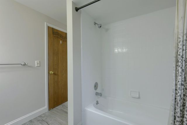 100 Dalton Drive, Rochester Hills, MI 48307