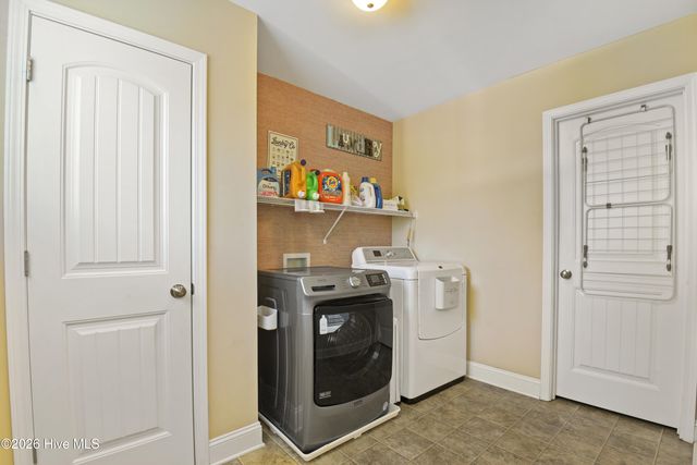 143 Cornel Lane, Hampstead, NC 28443