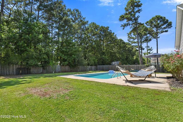 143 Cornel Lane, Hampstead, NC 28443