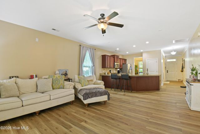 143 Cornel Lane, Hampstead, NC 28443