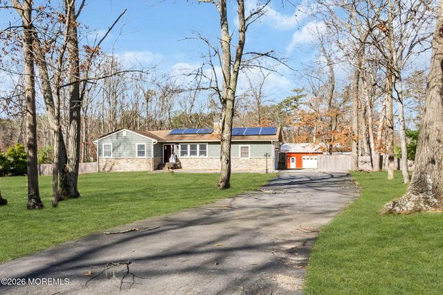 592 Whitecomb Avenue, Jackson, NJ 08527