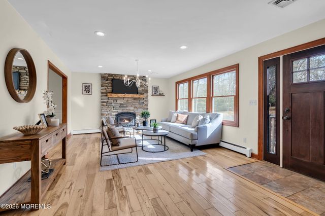 592 Whitecomb Avenue, Jackson, NJ 08527