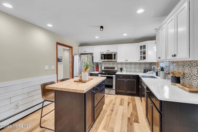 592 Whitecomb Avenue, Jackson, NJ 08527