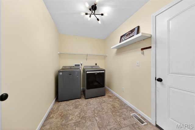 599 Crestfall Drive, Washington, MO 63090