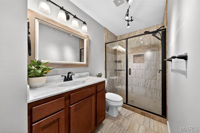 599 Crestfall Drive, Washington, MO 63090