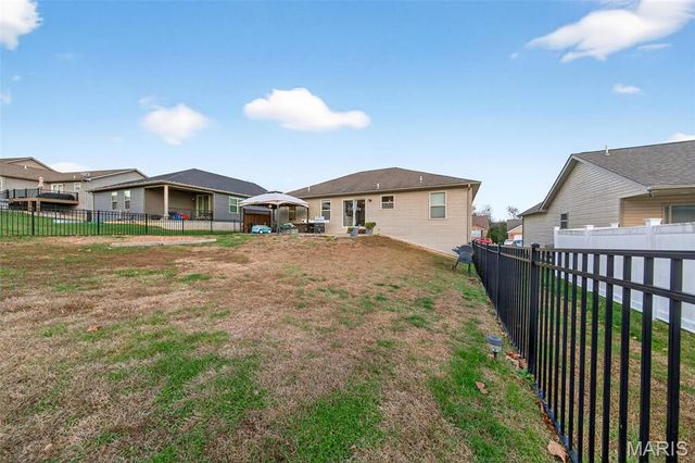 599 Crestfall Drive, Washington, MO 63090