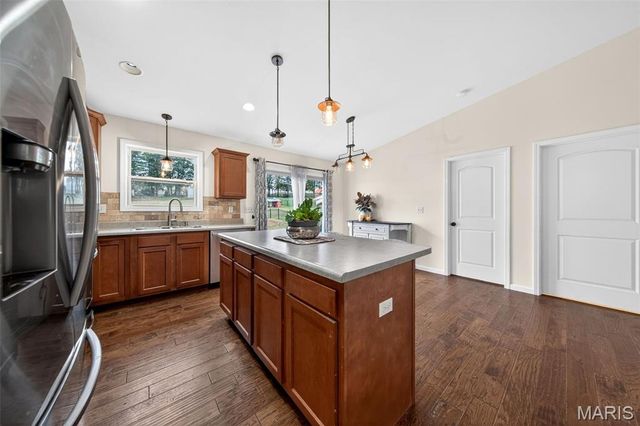 599 Crestfall Drive, Washington, MO 63090