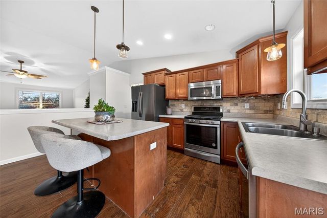 599 Crestfall Drive, Washington, MO 63090