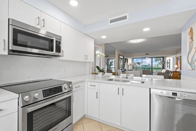 501 S Seas Drive 206, Jupiter, FL 33477