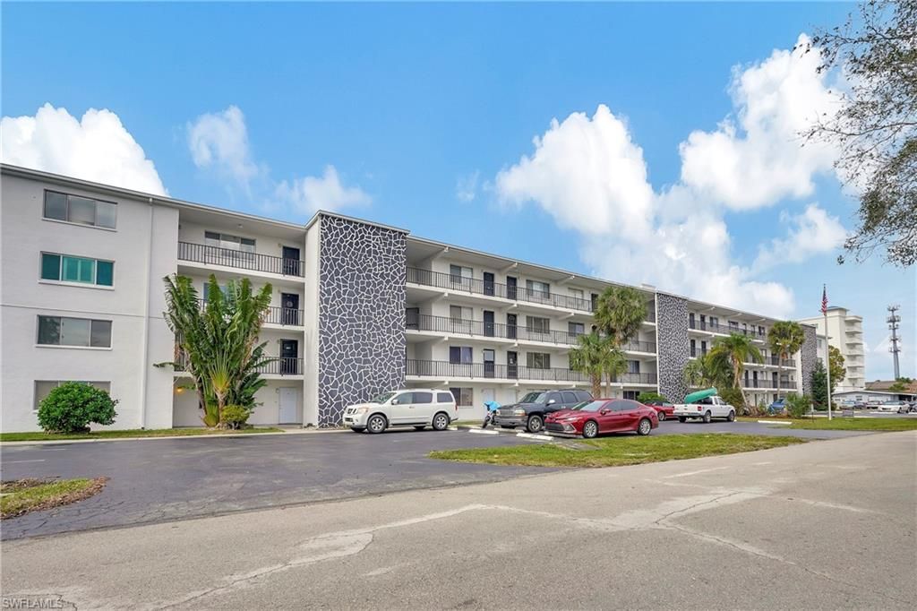 4906 Victoria DR 209, CAPE CORAL, FL 33904 — exterior
