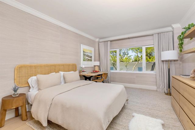 250 Bradley Place 307, Palm Beach, FL 33480