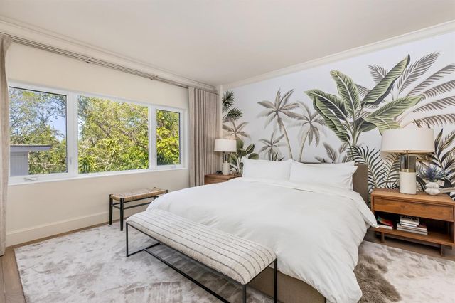 250 Bradley Place 307, Palm Beach, FL 33480