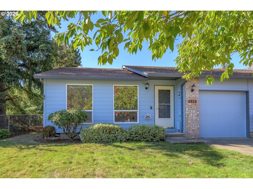 Image 1 of property listing at 3023 Ne MALONEY Dr, Mc Minnville, OR 97128
