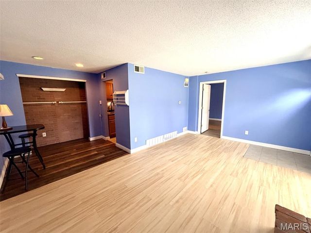 1159 Rue La Ville Walk 1159, Creve Coeur, MO 63141
