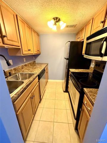 1159 Rue La Ville Walk 1159, Creve Coeur, MO 63141