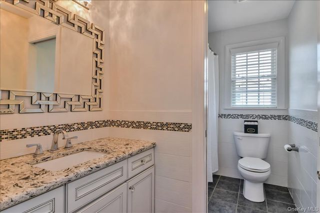 954 Glenridge Avenue, North Woodmere, NY 11581