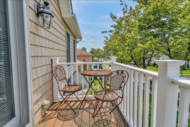 954 Glenridge Avenue, North Woodmere, NY 11581