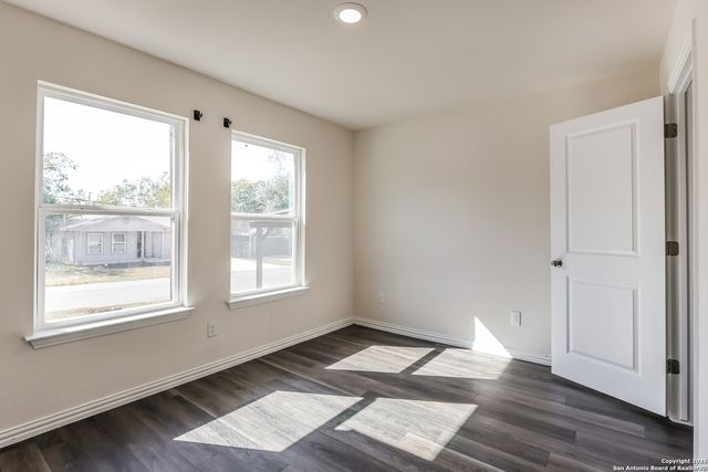 222 garcia, Seguin, TX 78155