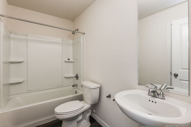 222 garcia, Seguin, TX 78155