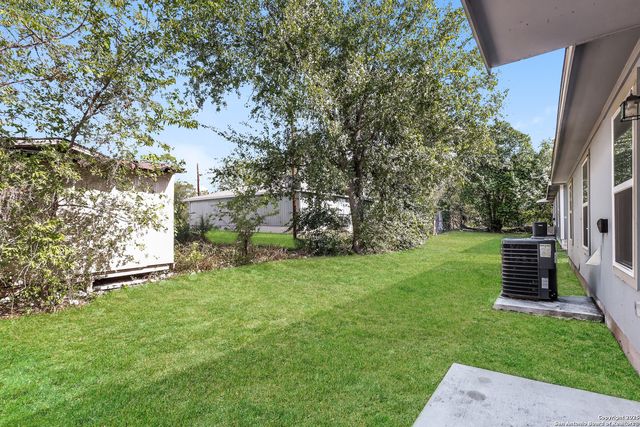 222 garcia, Seguin, TX 78155